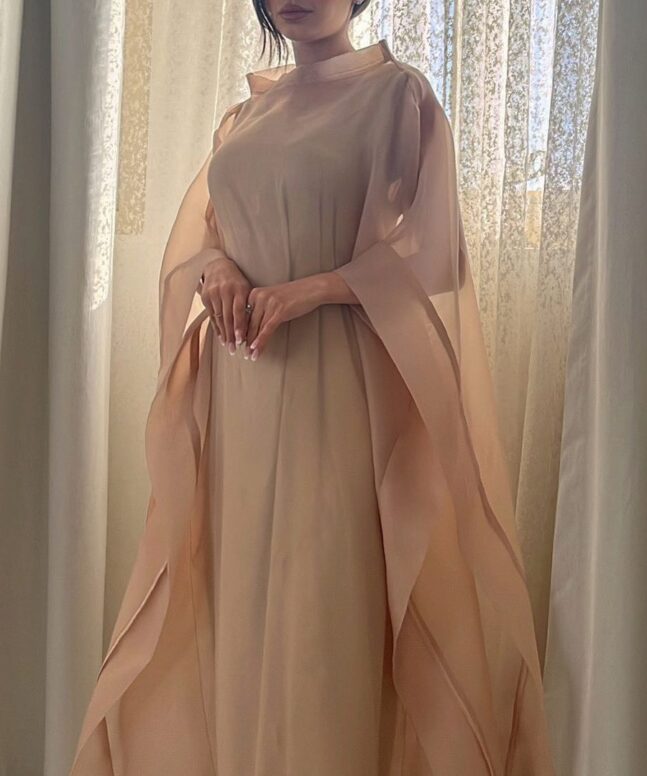 Alternative view of Dress 016