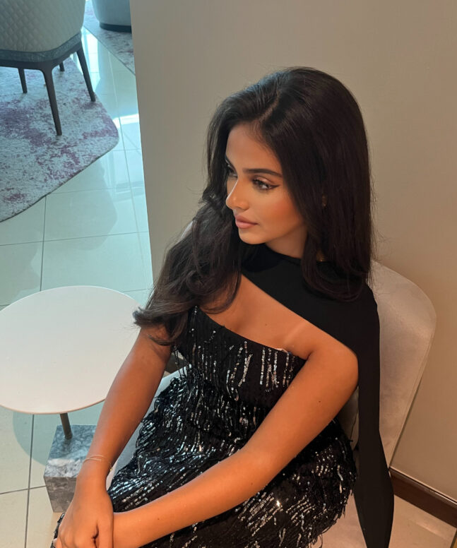 Alternative view of Dress 053