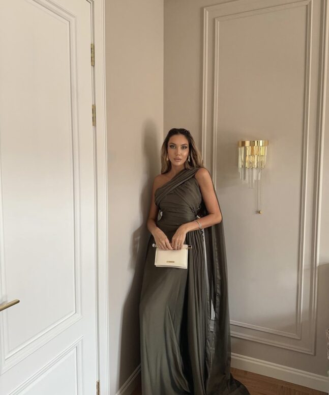 Alternative view of Dress 058