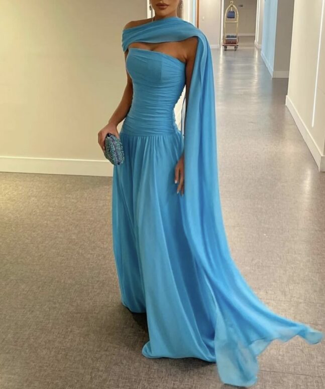 Alternative view of Dress 059