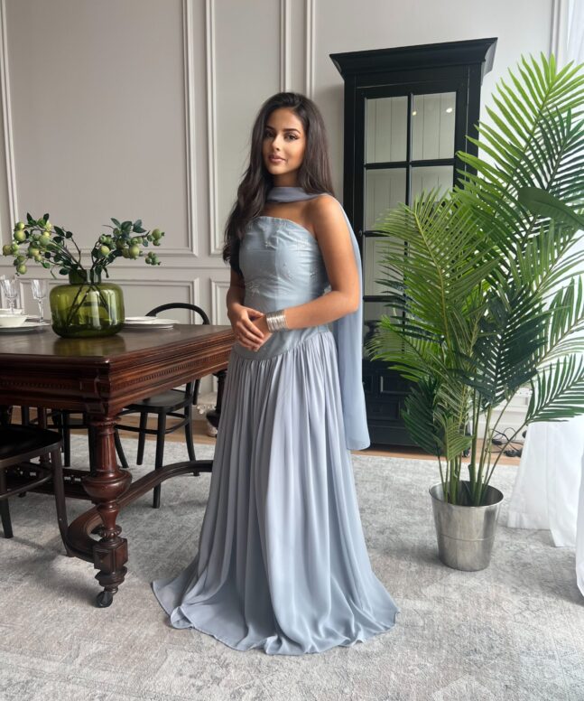 Alternative view of Dress 077