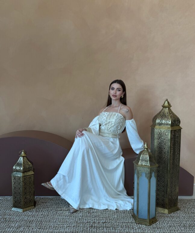 Alternative view of Dress 079