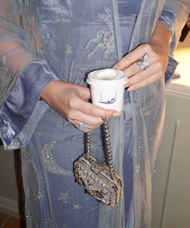 Alternative view of Dress 080